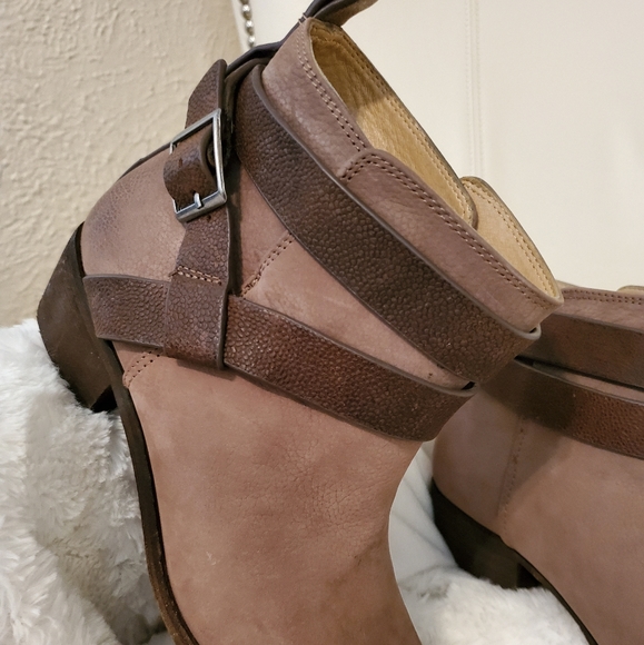 Leather booties by "Splendid," sz 7 - Picture 2 of 5